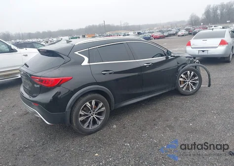 2017 Infiniti Qx30 Premium z USA, uszkodzony, nr VIN SJKCH5CR9HA028279